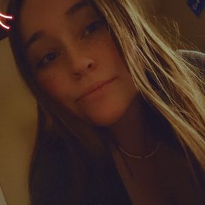 Meet your Posher, Chloe